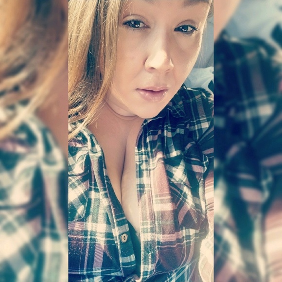 Meet your Posher, Lacey - Picture 1 of 1